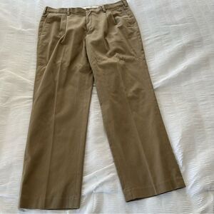 Eddie Bauer Men’s Wrinkle Resistant Pleated Pants size 40 X 34